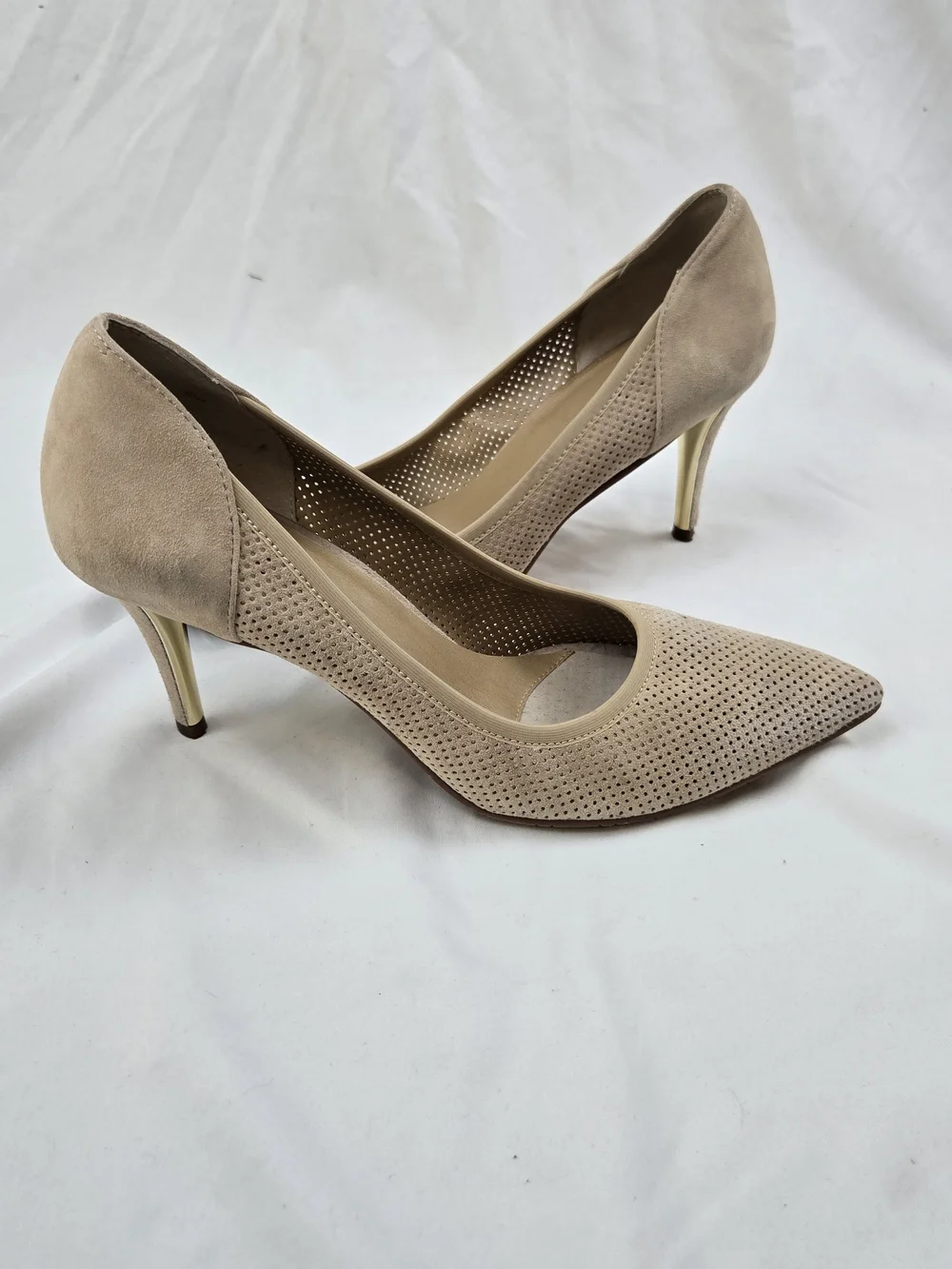 VANELi Women's Perforated Suede Pumps Beige Taupe Pointed Toe Heels Size 10